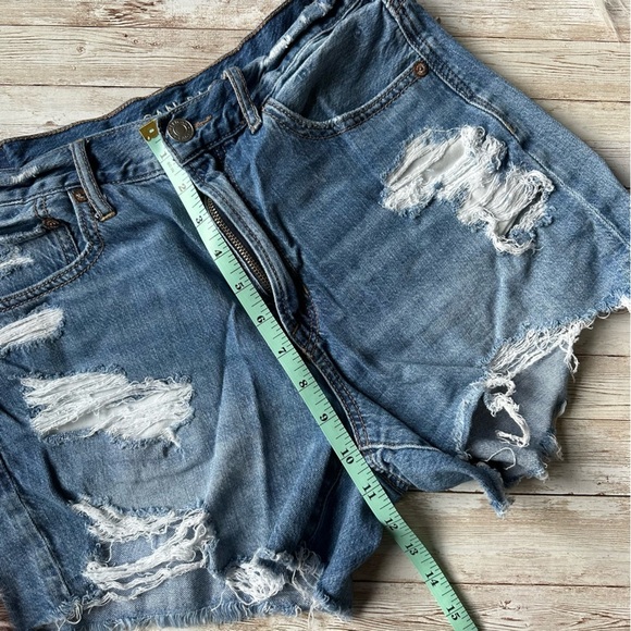 American Eagle 90s Boyfriend Short | Denim Shorts | Distressed | size 4 - Picture 8 of 8